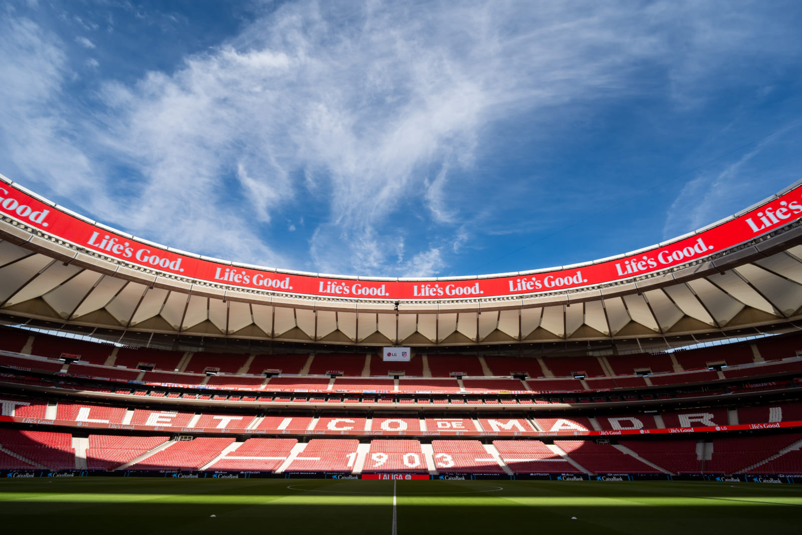 Nuovo ribbon board allo stadio Metropolitano di Madrid con tecnologia display Mesh LED di LG
